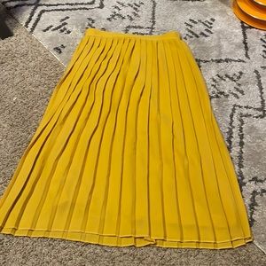 Yellow skirt